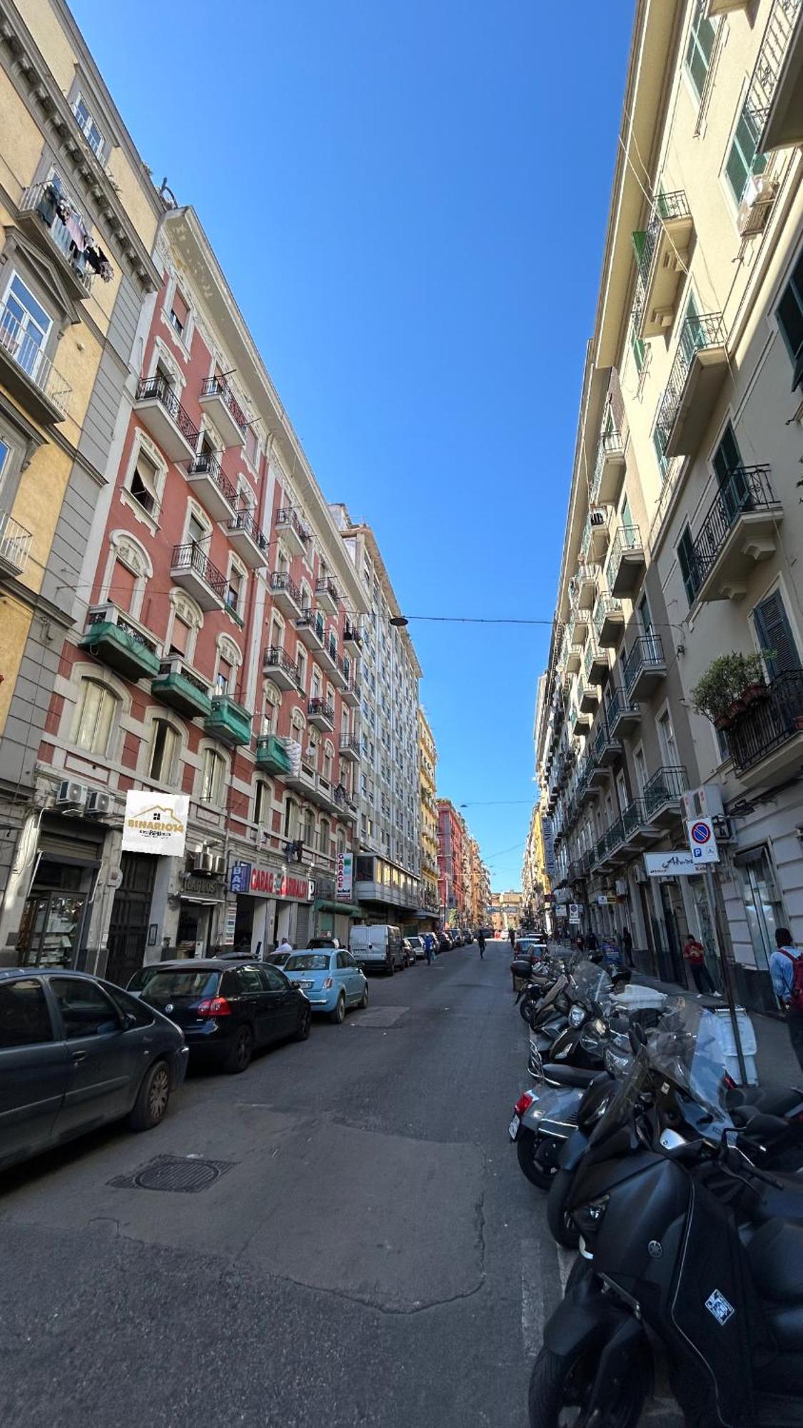 Binario 14 Piazza Garibaldi Acomodação com café da manhã Nápoles Exterior foto